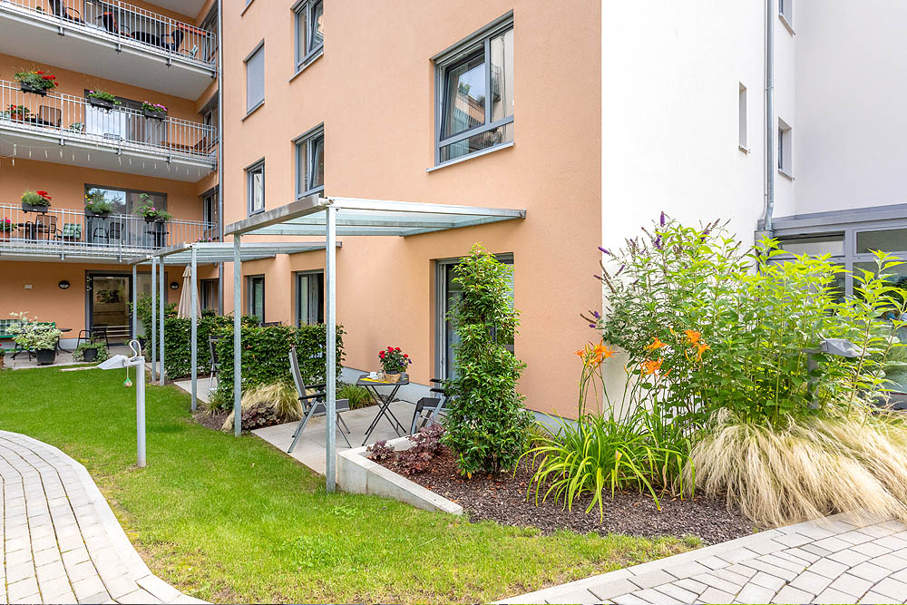 Gästezimmer im Hospiz am Quirlsberg mit eigener Terrasse